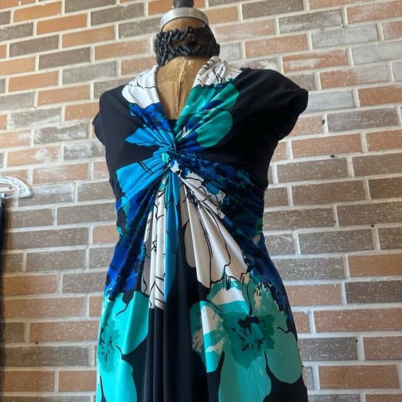 Dress - Picture 3 of 5